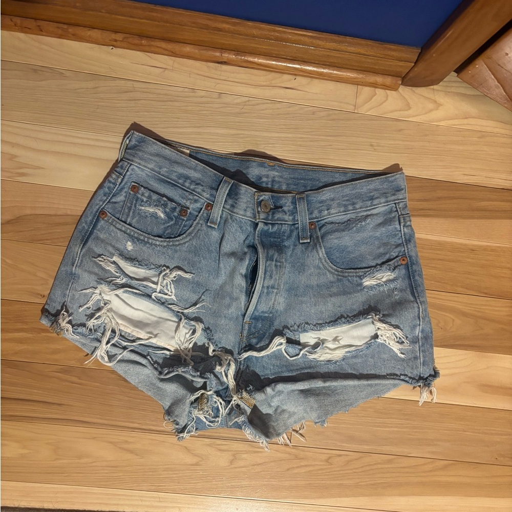 levi’s high rise jean short